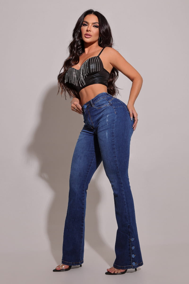 Calça Jeans Flare Modeladora Com Detalhe Na Barra JEB43